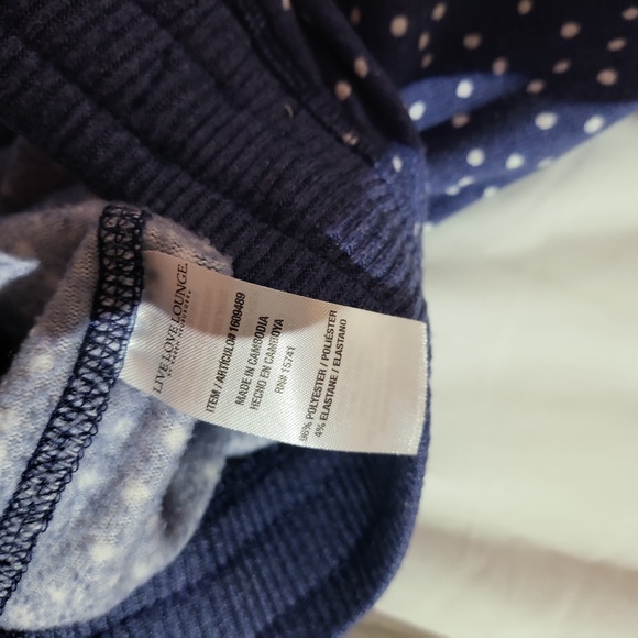 Pajama Set - Picture 5 of 9